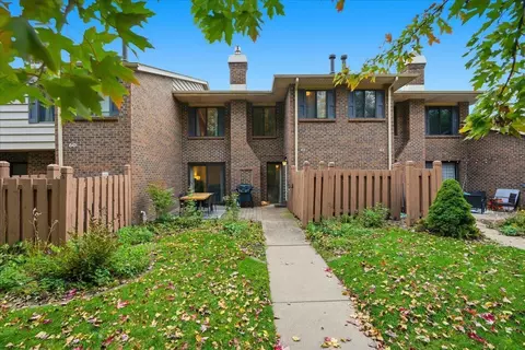3640 Independence Ave S #61, Saint Louis Park, MN 55426