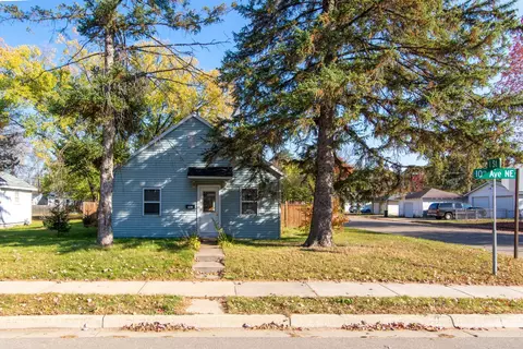 902 10th Ave NE, Brainerd, MN 56401