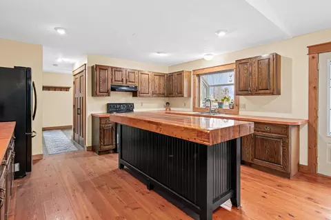 Kitchen - 15490 Emery Ave E, Rosemount, MN 55068 photo 2 of 3
