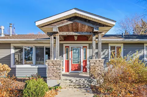 15490 Emery Ave E, Rosemount, MN 55068