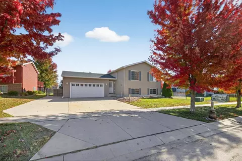 302 11th Ave NE, Kasson, MN 55944