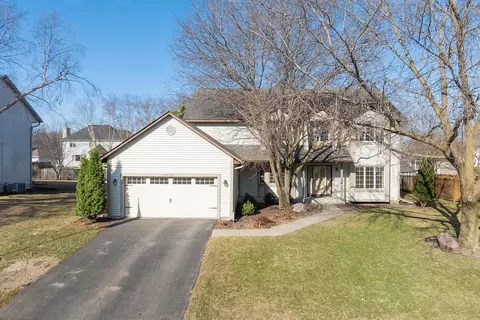9032 Mcguffey Rd, Eden Prairie, MN 55347