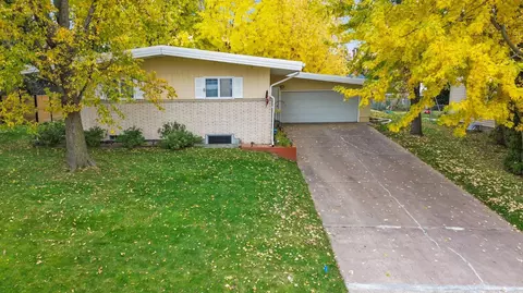 3212 33rd Ave NE, Saint Anthony, MN 55418