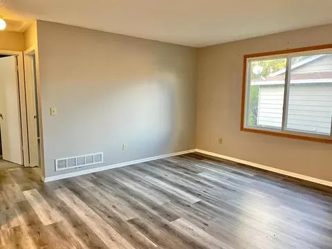 Living - 4425 Cinnamon Ridge Cir, Eagan, MN 55122 photo 2 of 2