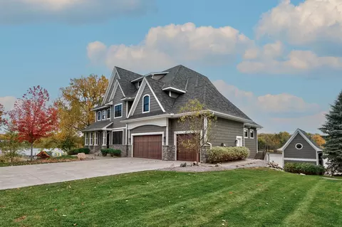 Exterior - 525 Smithtown Ct, Excelsior, MN 55331 photo 8 of 29