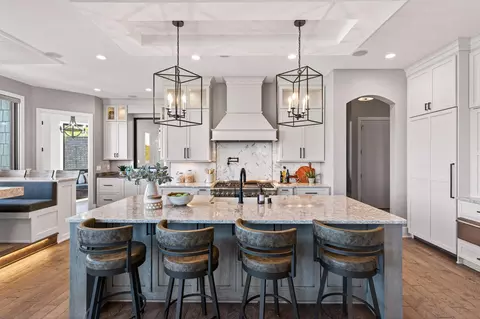 Kitchen - 525 Smithtown Ct, Excelsior, MN 55331 photo 3 of 13