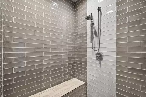 Bath - 525 Smithtown Ct, Excelsior, MN 55331 photo 17 of 19