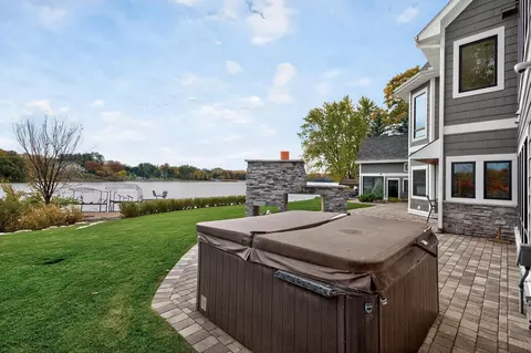 Exterior - 525 Smithtown Ct, Excelsior, MN 55331 photo 16 of 29