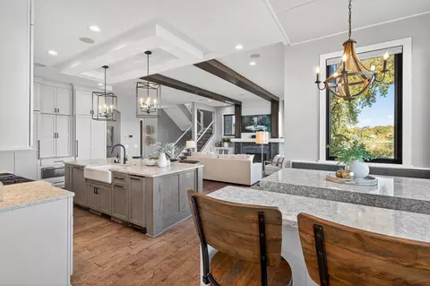 Kitchen - 525 Smithtown Ct, Excelsior, MN 55331 photo 5 of 13