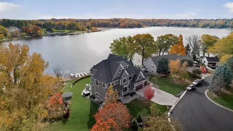 View/Area - 525 Smithtown Ct, Excelsior, MN 55331 photo 3 of 8