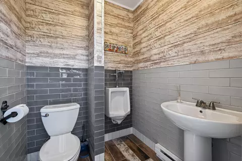 Bath - 525 Smithtown Ct, Excelsior, MN 55331 photo 19 of 19