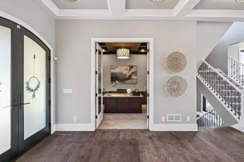 Entry Way - 525 Smithtown Ct, Excelsior, MN 55331 photo 2 of 16