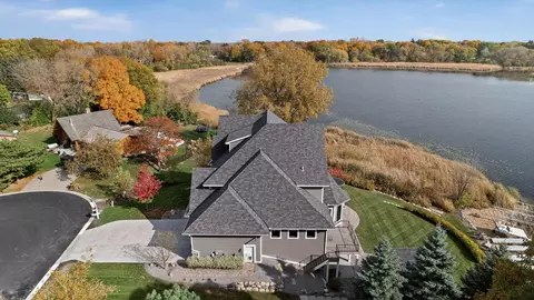 View/Area - 525 Smithtown Ct, Excelsior, MN 55331 photo 2 of 8