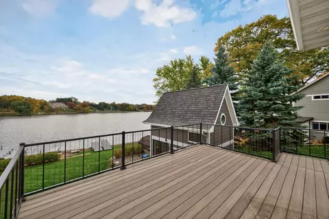 Exterior - 525 Smithtown Ct, Excelsior, MN 55331 photo 11 of 29