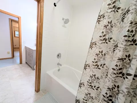 Bath - 1344 87th Ave NE, Blaine, MN 55434 photo 2 of 3