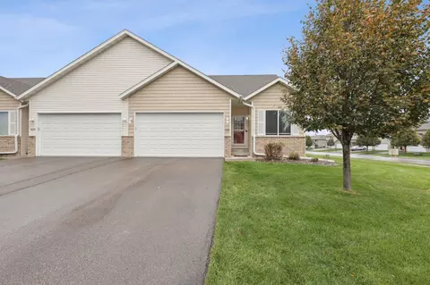 4225 Blakewood Dr, Shakopee, MN 55379
