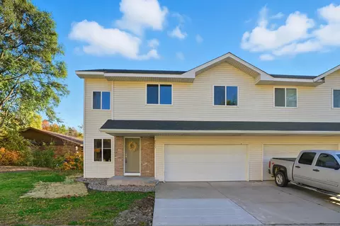 8833 Walnut Pl, Rockford, MN 55373