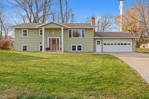 348 W 3 12 St, Waconia, MN 55387