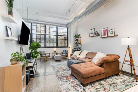 500 Robert St N #201, Saint Paul, MN 55101