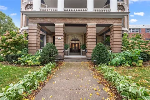 442 Summit Ave #4, Saint Paul, MN 55102