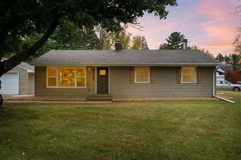 3714 Kenny Ln, White Bear Lake, MN 55110