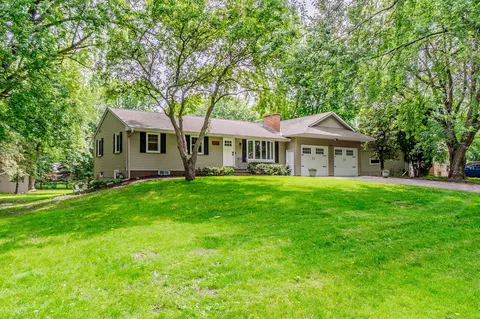 2485 Bobolink Rd, Long Lake, MN 55356