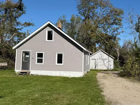 907 10th St NW, Bemidji, MN 56601