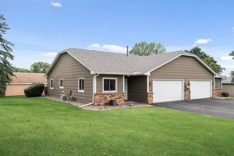 701 Auburn Pl NW, Elk River, MN 55330