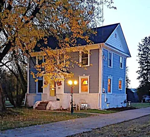1504 E 39th St, Hibbing, MN 55746