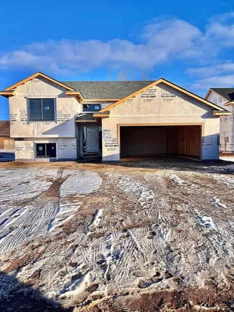 718 Margaret Ln NE, Isanti, MN 55040