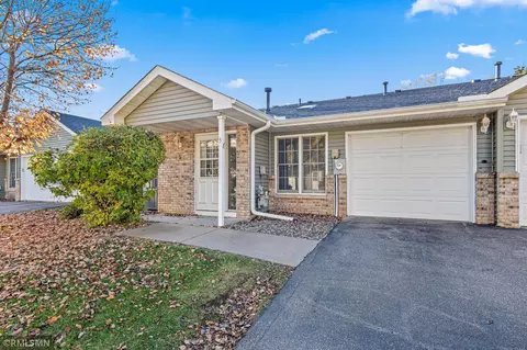 14812 58th St N #5D, Oak Park Heights, MN 55082