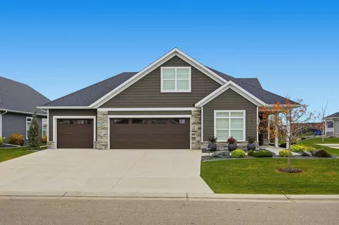 819 Rania Way W, West Fargo, ND 58078