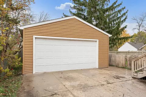 909 6th Ave SE, Austin, MN 55912 photo 4