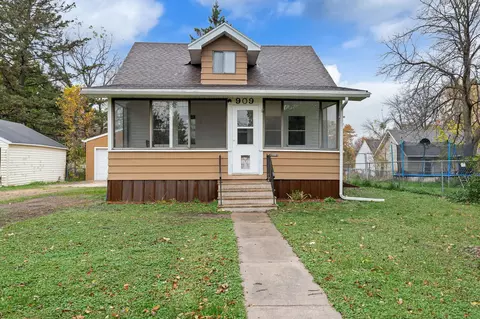 909 6th Ave SE, Austin, MN 55912