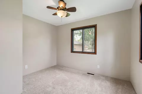 909 6th Ave SE, Austin, MN 55912 photo 24