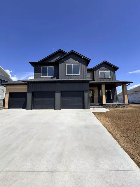 5861 Wildflower Dr S, Fargo, ND 58104