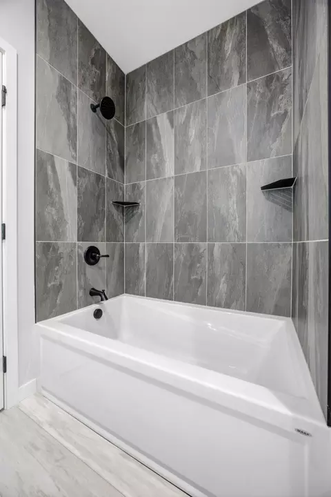 Bath - 109 Annies Way, Mapleton, ND 58059 photo 4 of 5