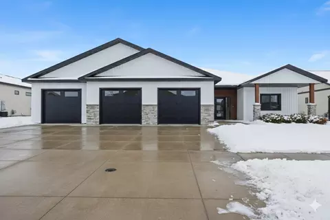 109 Annies Way, Mapleton, ND 58059