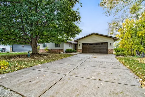 3155 21st Ln NW, New Brighton, MN 55112