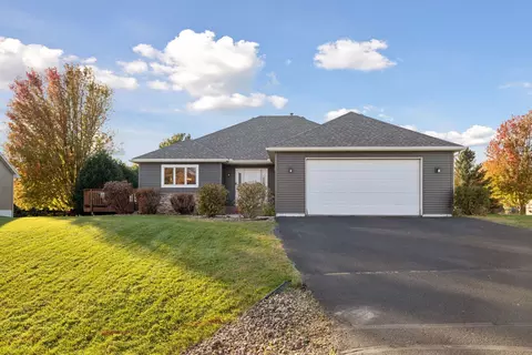 1325 Island View Dr, New Richmond, WI 54017