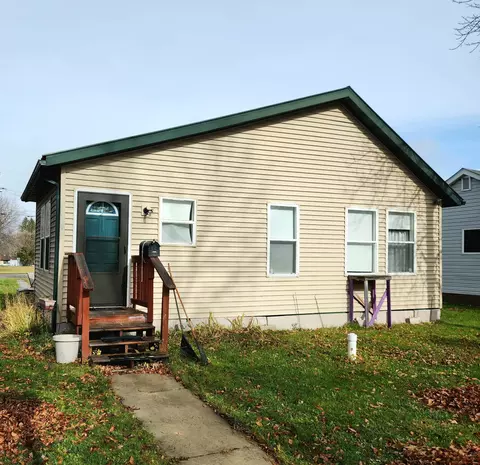 1124 10th St, International Falls, MN 56649