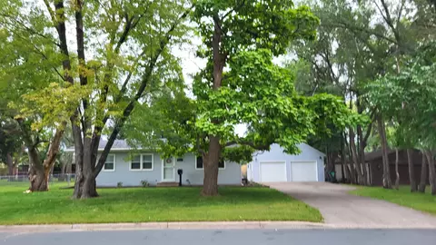 8625 Oakland Ave S, Bloomington, MN 55420