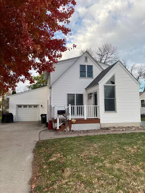 209 10th Ave SE, Waseca, MN 56093