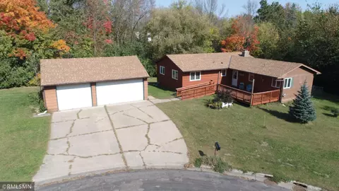 310 5th St NE, Milaca, MN 56353
