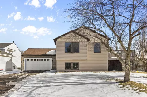 3845 Hale Ave N, Oakdale, MN 55128