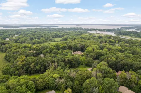 View/Area - 19635 Hillside St, Deephaven, MN 55331 photo 2 of 4