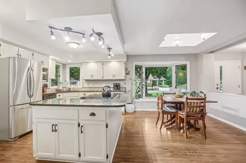 Kitchen - 19635 Hillside St, Deephaven, MN 55331 photo 6 of 7