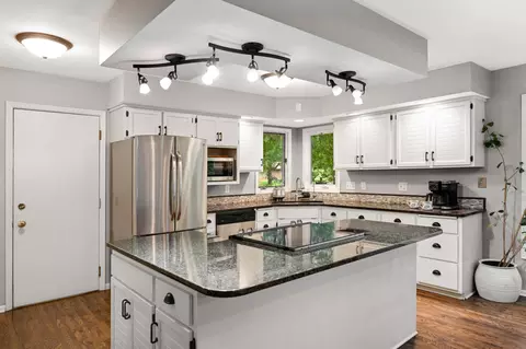 Kitchen - 19635 Hillside St, Deephaven, MN 55331 photo 1 of 7