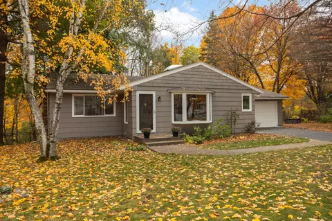 Exterior - 19635 Hillside St, Deephaven, MN 55331 photo 7 of 10
