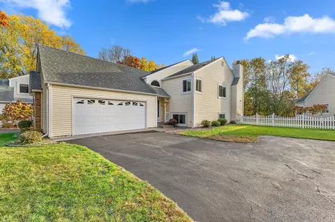 5680 Donegal Dr, Shoreview, MN 55126